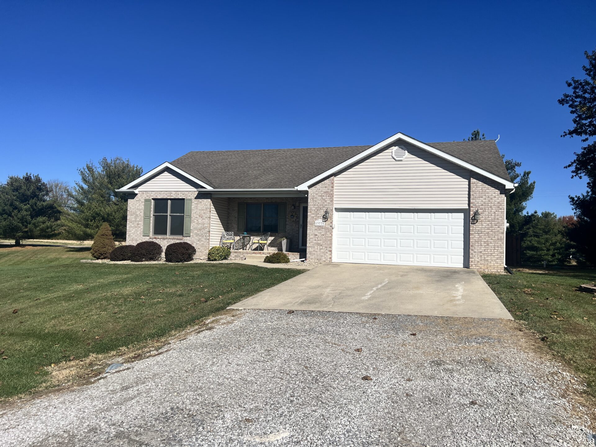 13776 White  Pine Lane, Godfrey, 62035Il 