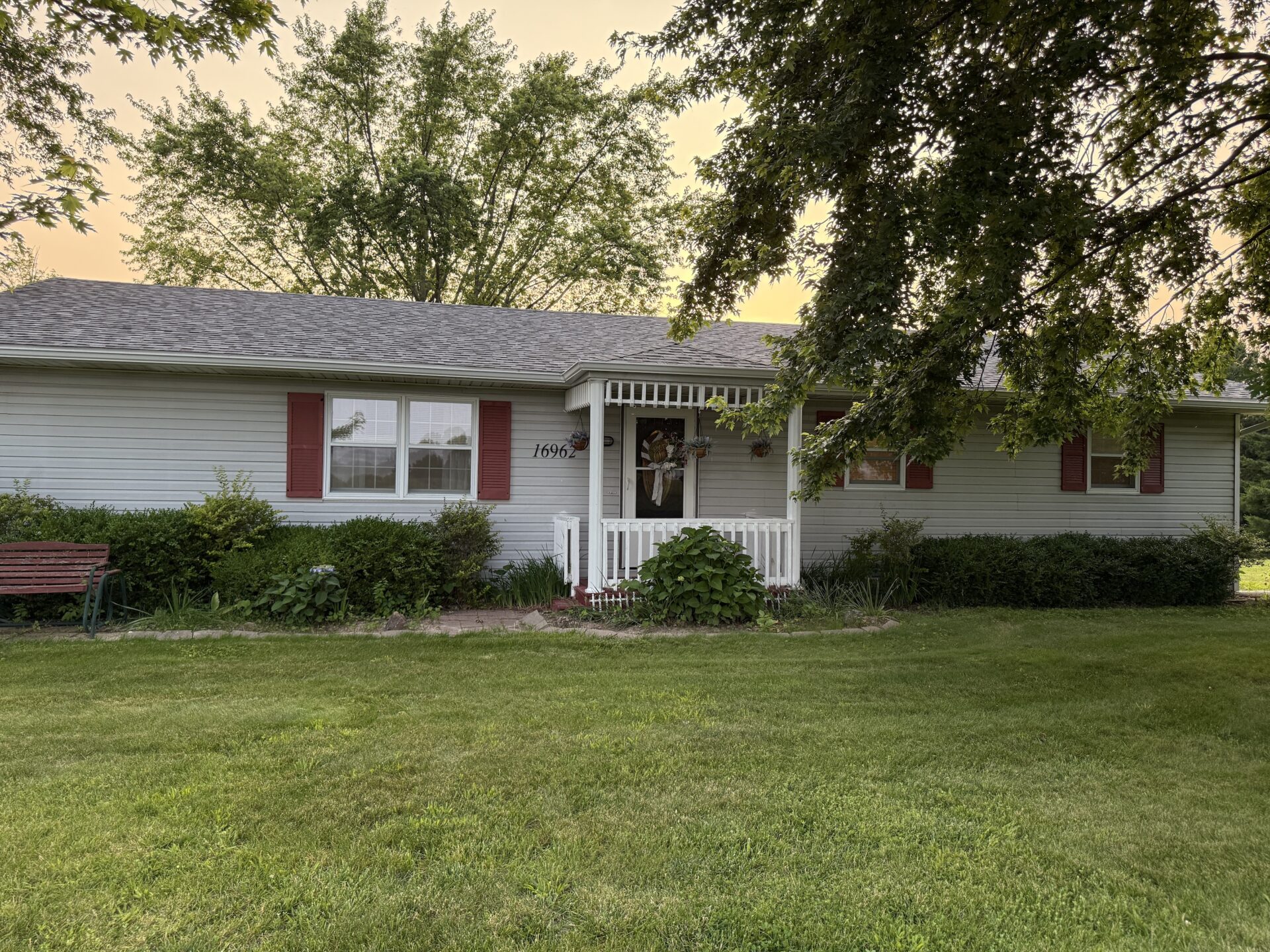 16962 Meadow Lane, Carlinville, Illinois 62626