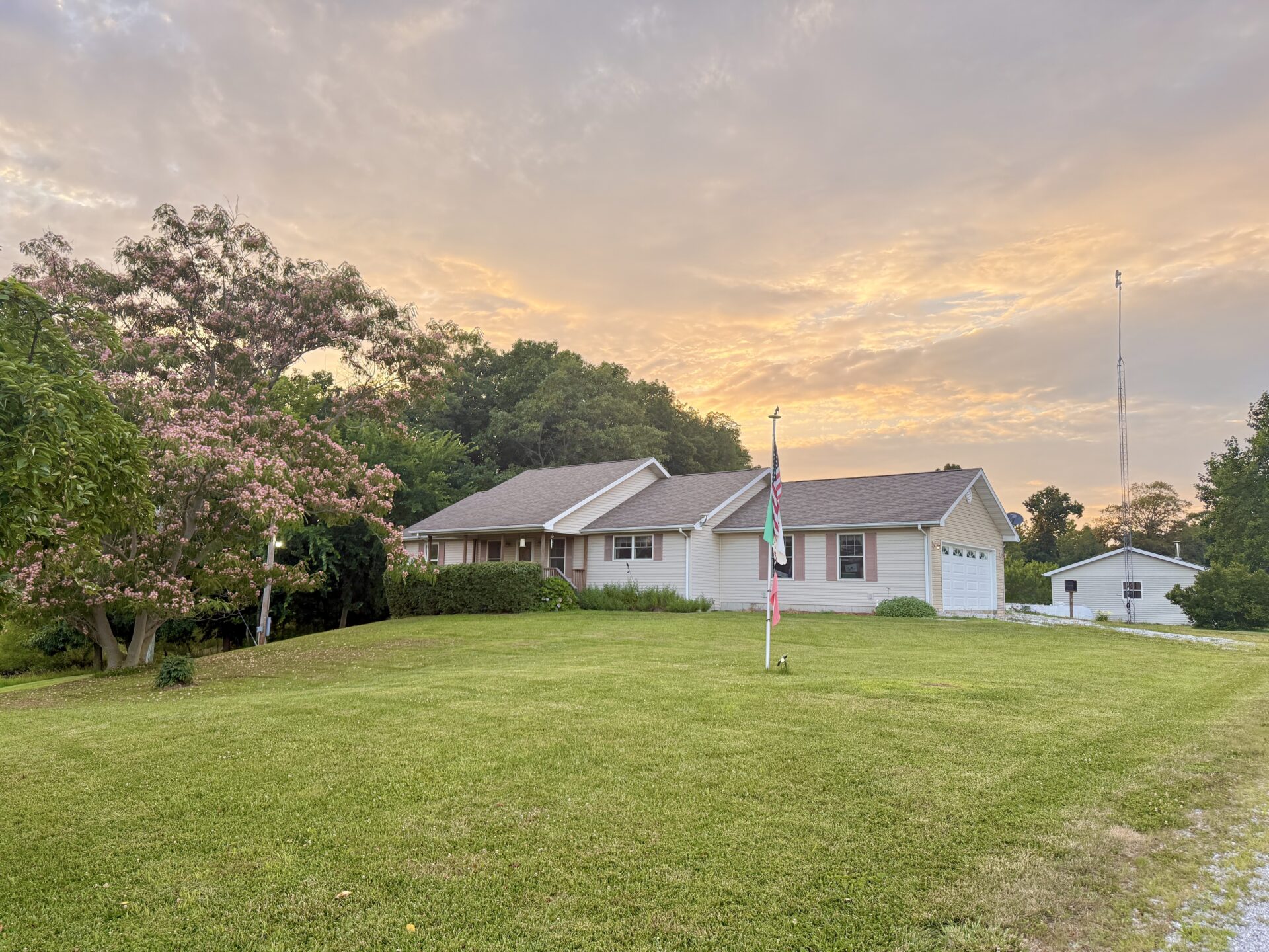 6400 MCRE Lane, Carlinville, IL 62626