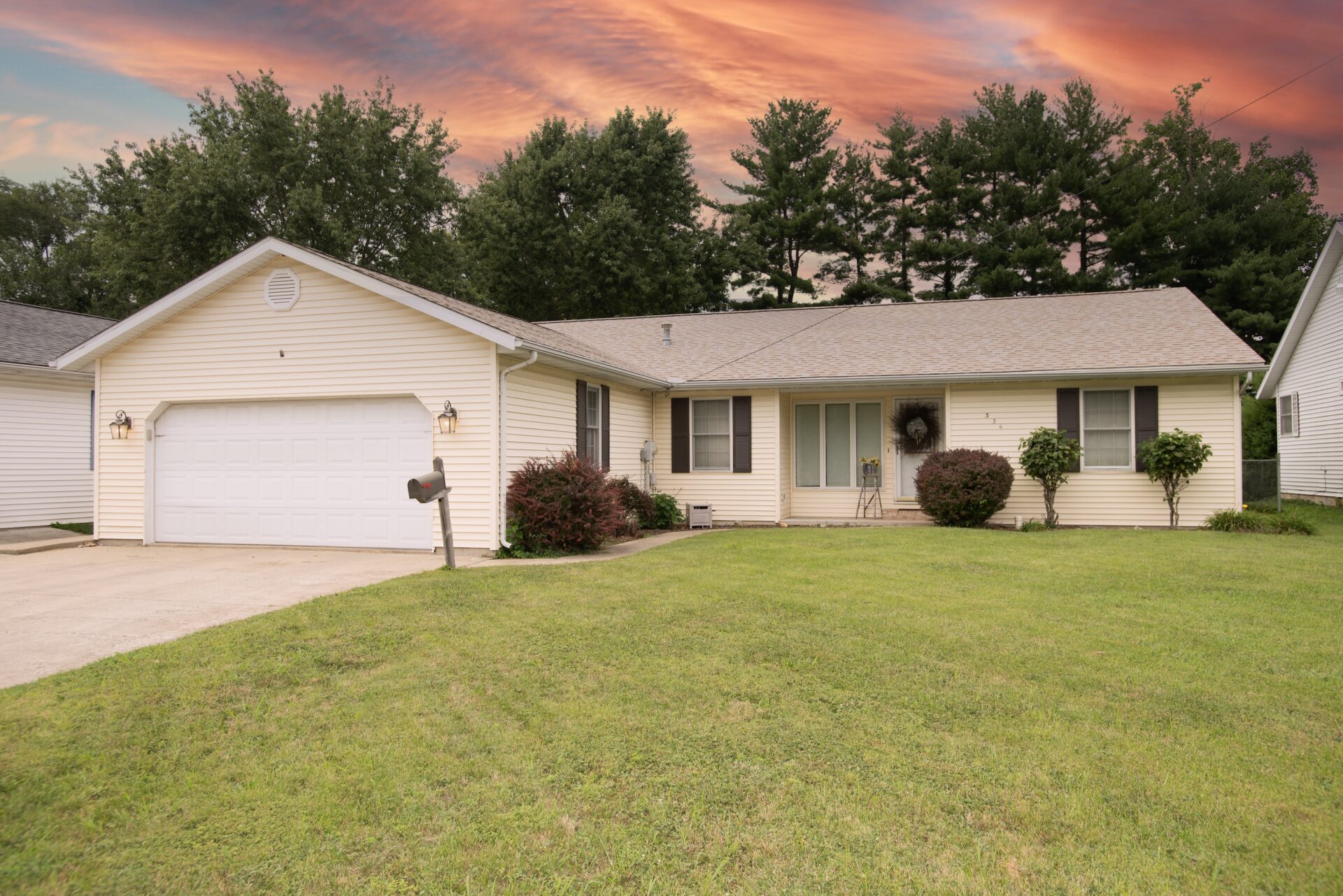 334 E Hoehn St Carlinville, IL 62626