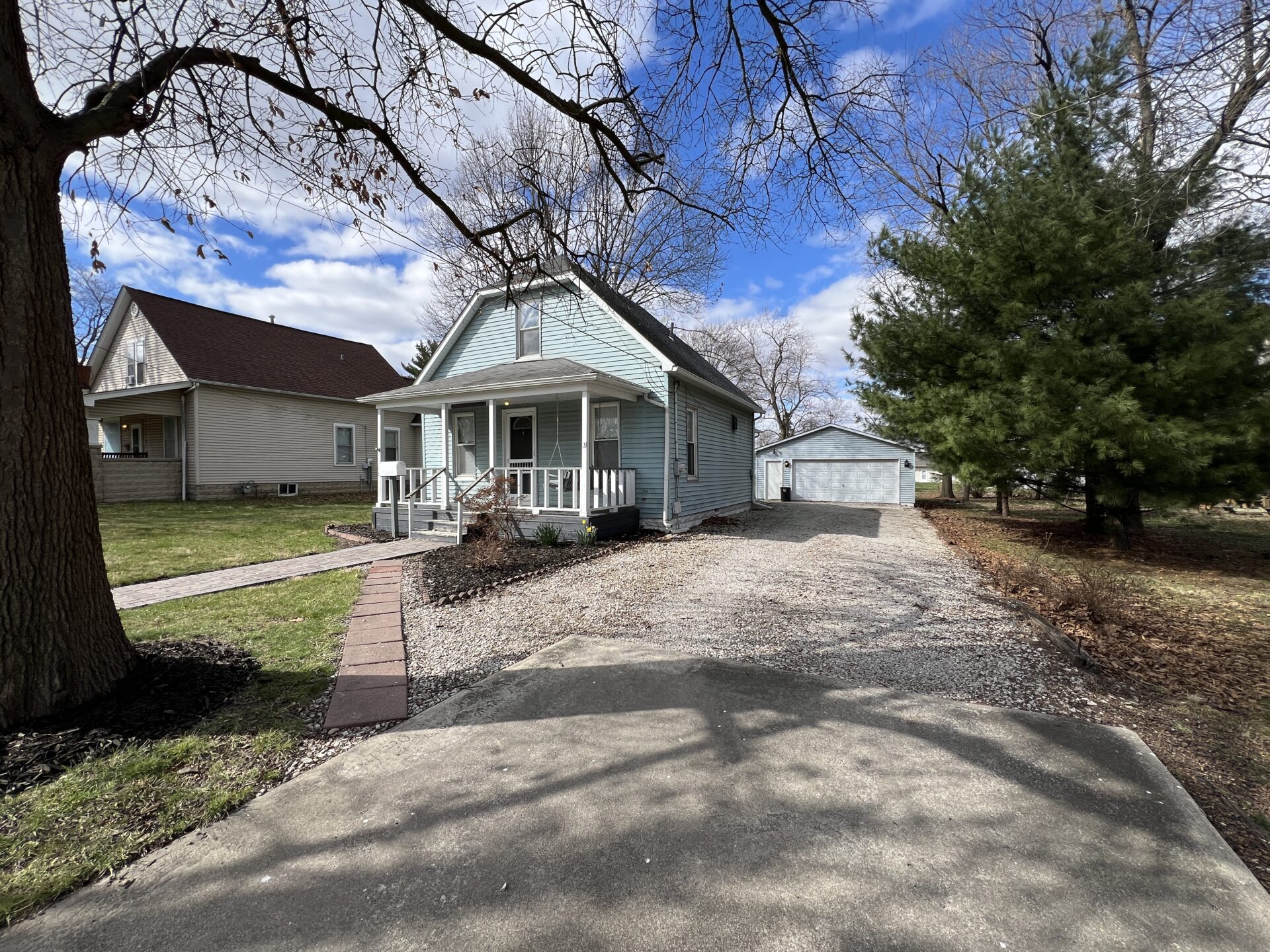 125 E Fortune St, Virden, IL 62690