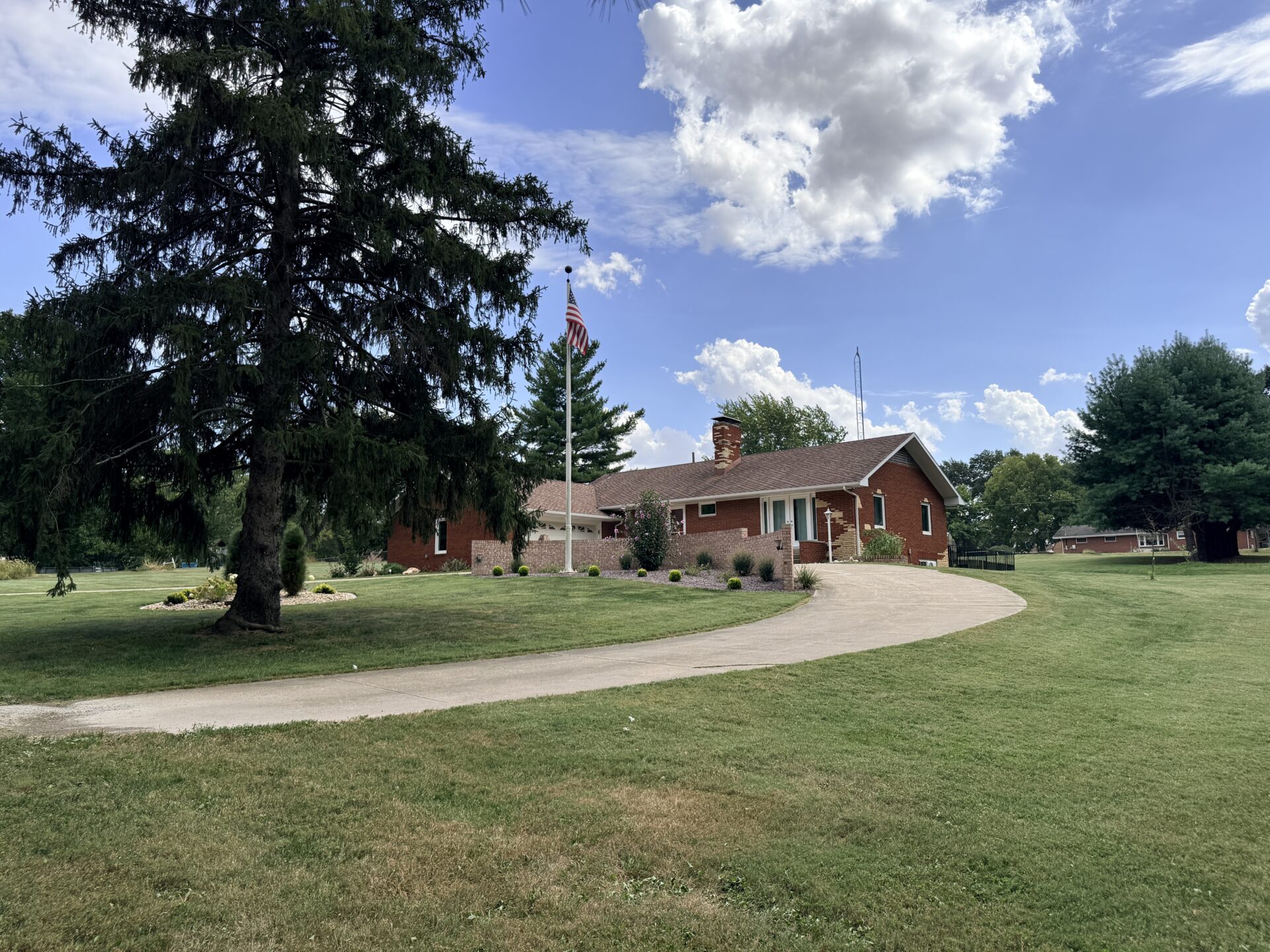 110 W Teak St. Thayer, IL 